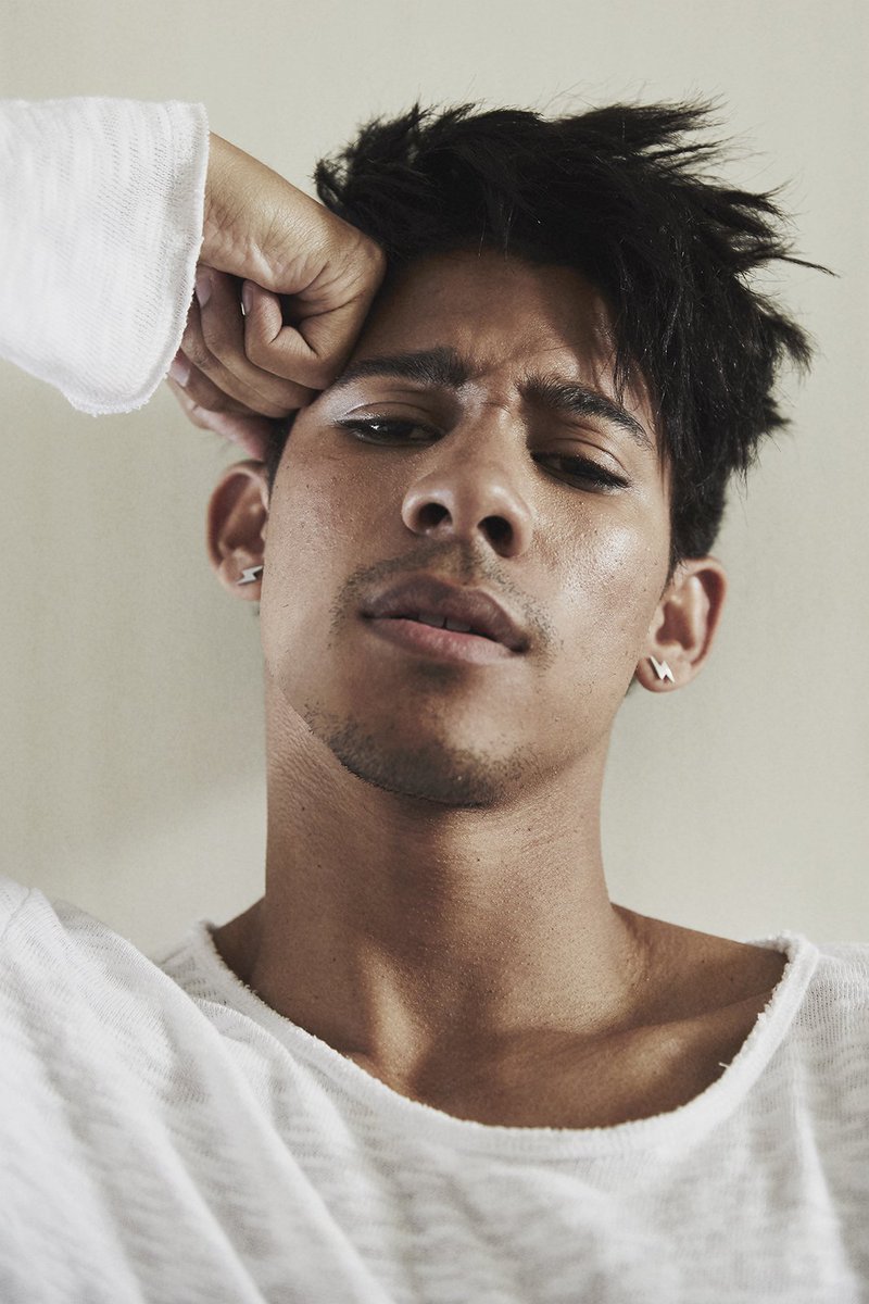 MerlinMagicalRP's tweet image. I'm the warlock wizard known as Merlin. I have unlimited magic and can do anything with it. I'm chilled out and like making friends.

.Merlin RP
.Merlin AU
.Modern Era
.Lewd/Non
.Gay/Bi
.DM to Discuss/and or to RP
.FC - Keiynan Lonsdale

.Kind Writer

.RT/Follow?? 😏🤗