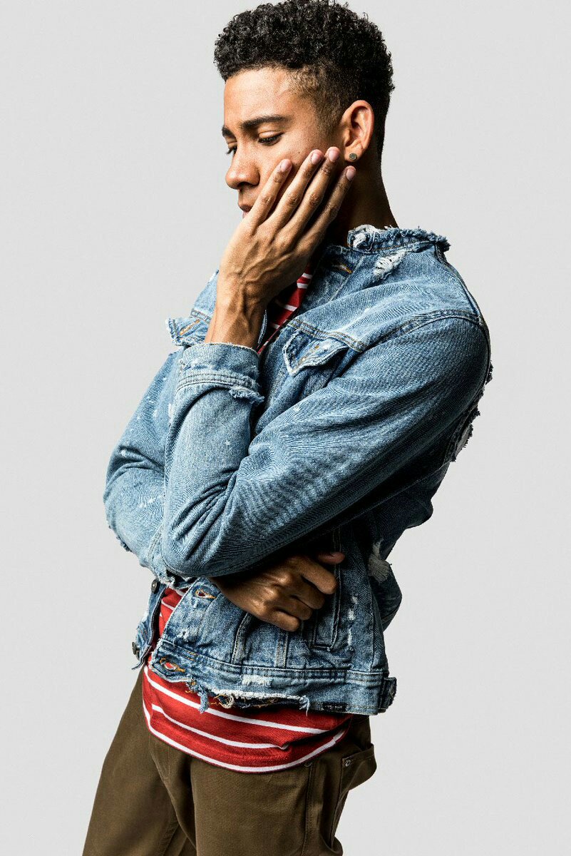 MerlinMagicalRP's tweet image. I'm the warlock wizard known as Merlin. I have unlimited magic and can do anything with it. I'm chilled out and like making friends.

.Merlin RP
.Merlin AU
.Modern Era
.Lewd/Non
.Gay/Bi
.DM to Discuss/and or to RP
.FC - Keiynan Lonsdale

.Kind Writer

.RT/Follow?? 😏🤗