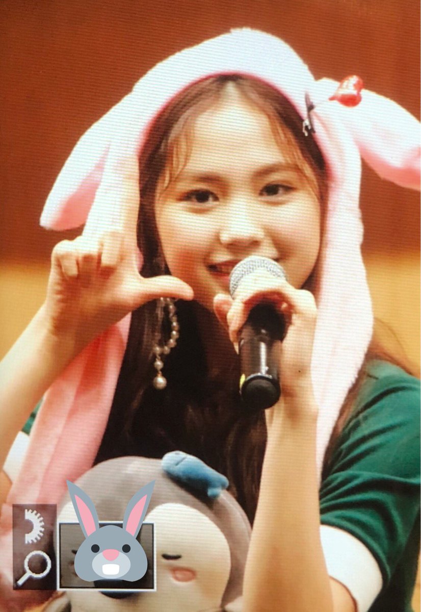 010907com's tweet image. 181111 당산 팬싸인회 프리뷰

LOVE 🐰💖

@iMe_Dreamnote 
#드림노트 #수민 #박수민