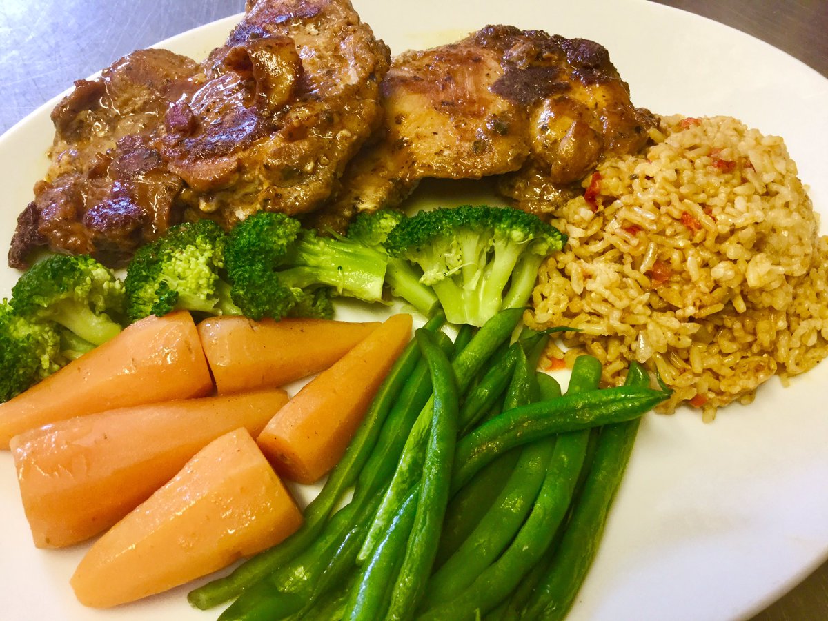 timeforteas's tweet photo. Lovely to see how much the local community has turned out for Remembrance day today! Have a look at some of the Specials we’ve been serving today, including Mediterranean Chicken and Sirloin Steak 🥩 #RemembranceDay2018 https://t.co/zctYW7qQIF