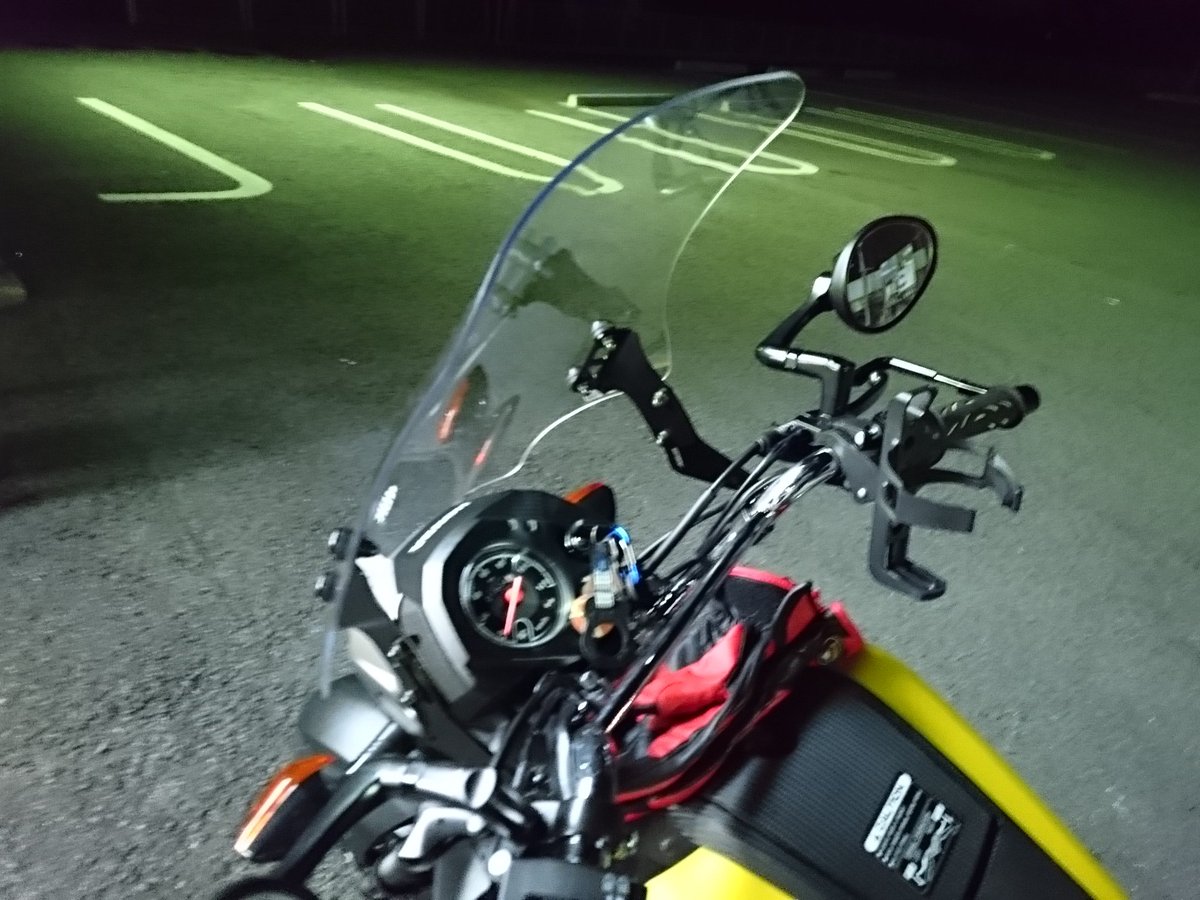tenpia0203's tweet photo. NAVi110 #RK91 LEDヘッドライトにして満足してたら、
フォロワーさん愛用の風防着た!
デイトナ グロム JC61(´13)用
ハンドルにクランプするだけ簡単♪
の はずが、当然NAVi用では無いので、
ボディに当たる部分はハンドルの微調整で、
ライトに当たる、そこは力業!
風圧軽減大成功♪これは良い!! https://t.co/jaZv6Hh8G0