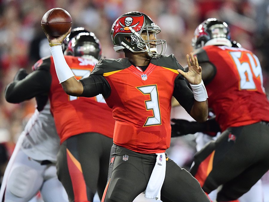 BetFederationUS's tweet photo. Injuries are mounting up for the Redskins and they need their defense to slow down a strong Bucs passing attack that averages a league best 356.6 ypg. TAMPA are the ATS pick, they can cover the three points comfortably. #GoBucs #HTTR https://t.co/QGXkmwz1tQ