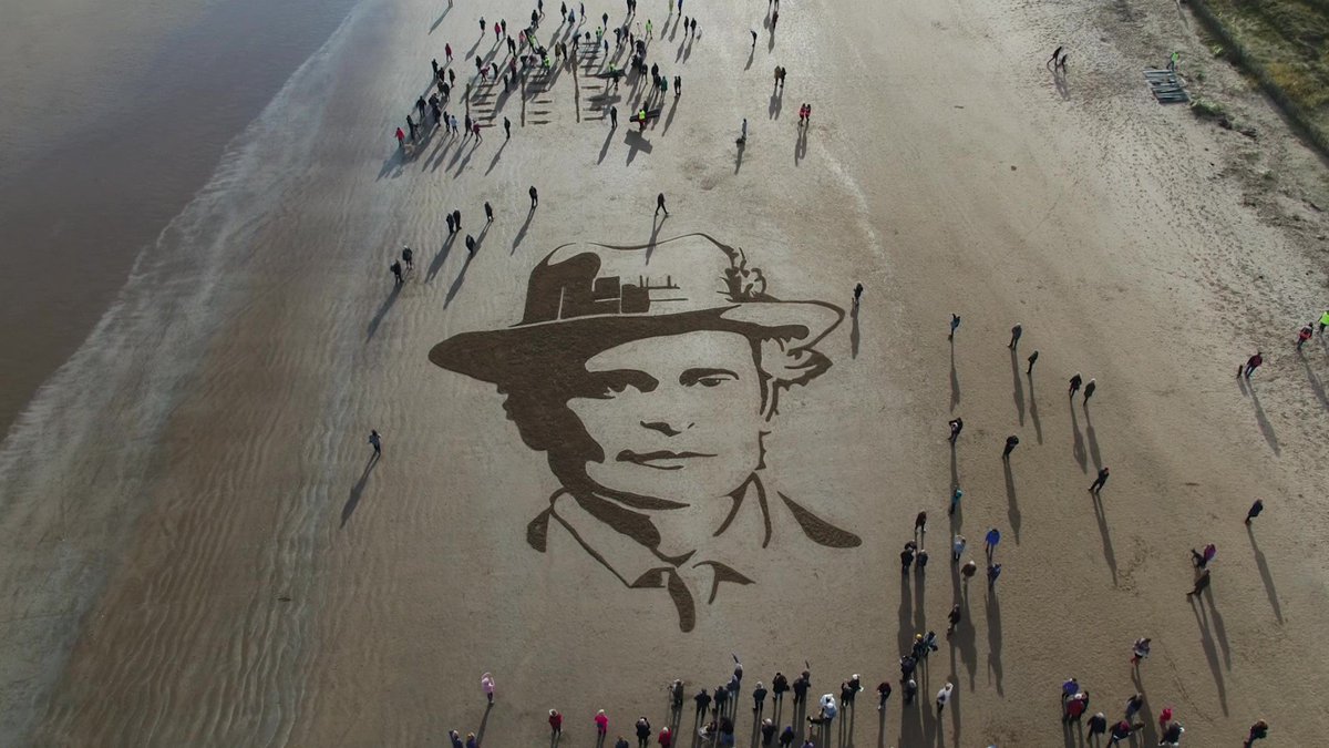 NTSonline's tweet image. We're halfway there! Our teams across Scotland have completed portraits of Captain Charles Hamilton Sorley on Roseisle beach, Second Lieutenant Walter Tull on Ayr beach and Doctor Elsie Inglis on West Sands beach. #PagesoftheSea #RemembranceDay2018