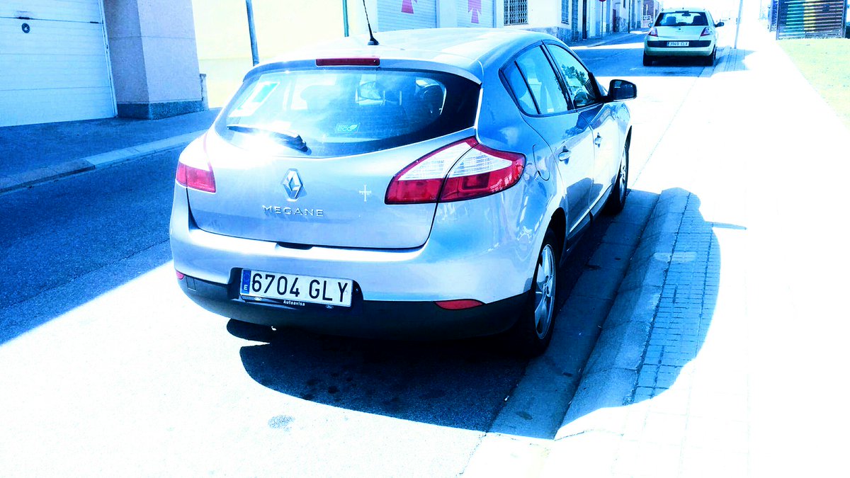 jdm3asY's tweet photo. aaand my car gonna beeee... megane 1.5dCi :( maybe its not jdm, but its still new like car :) do you like it? https://t.co/Z8gOtlndEL