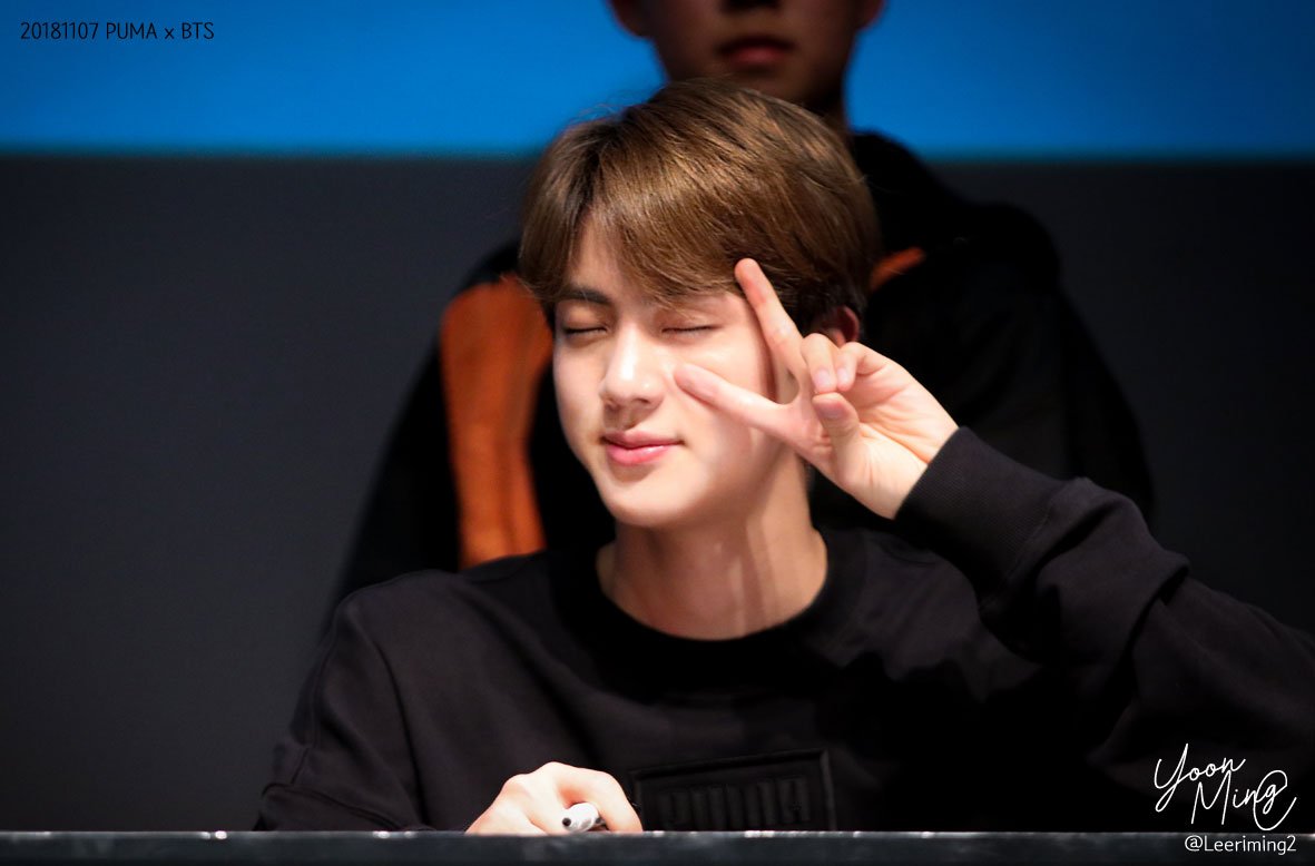 mingc_today's tweet photo. 181107 푸마 팬사인회
석진이
사람인가 쿼카인가 ㅠㅠㅠ
귀염뽀짝해 ㅠㅠㅠㅠㅠㅠㅠ
#PUMAXBTS #pumafansign #puma #푸마팬싸 #JIN #진 #석진 #bts_jin #BTS #방탄소년단 @BTS_twt https://t.co/uGpVVfc4Qo