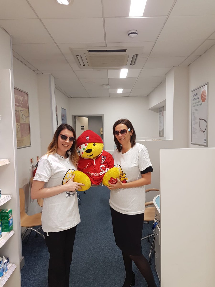 lucyalexandra's tweet image. #passthepudsey #bootsopticians #york