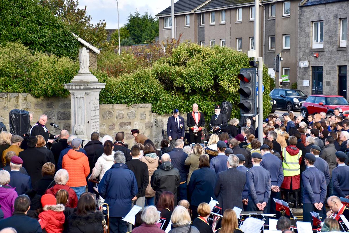BODRemembers's tweet photo. We were moved to see 100’s from our community attending the service this morning. “When you go home tell them of us and say, for your tomorrow we gave our today”. https://t.co/GDGFcjZlu5