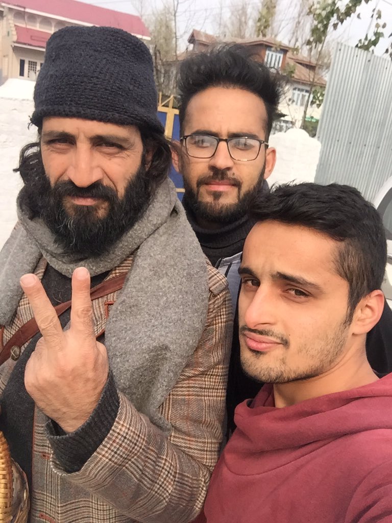 MohsinWahid6's tweet photo. Sometimes we meet someone and feel like we have known them all our lives. @mirsarwarr known by this movies #BajrangiBhaijaan #jollyLLB2 #phamtom #kashmirdaily #dishoom #bollywood #family https://t.co/58uj6zyjMe