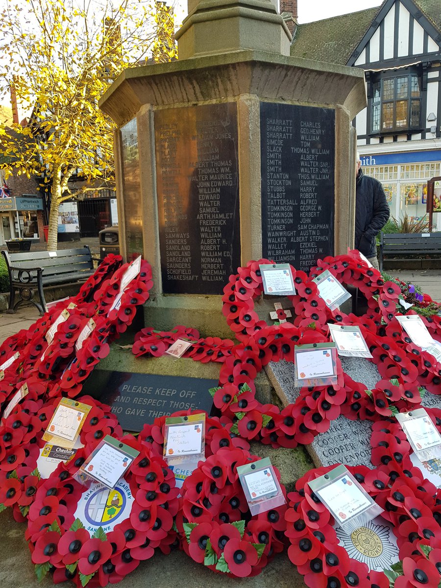 FaddileyFC's tweet image. Wreath from Faddiley FC has been placed amongst the rest of the wreaths, as the club Remembers those lost their lives during World War One and other conflicts..... #LestWeForget #ArmisticeDay2018