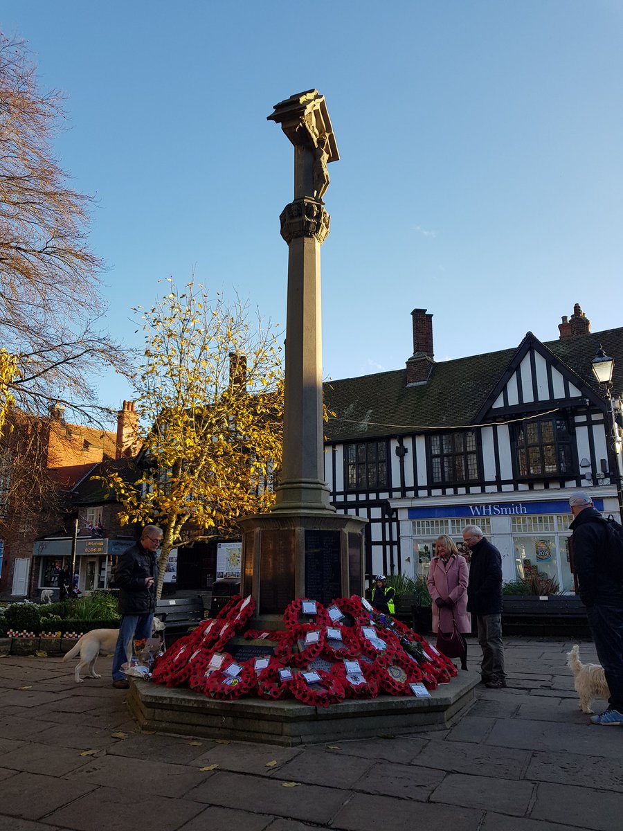FaddileyFC's tweet image. Wreath from Faddiley FC has been placed amongst the rest of the wreaths, as the club Remembers those lost their lives during World War One and other conflicts..... #LestWeForget #ArmisticeDay2018