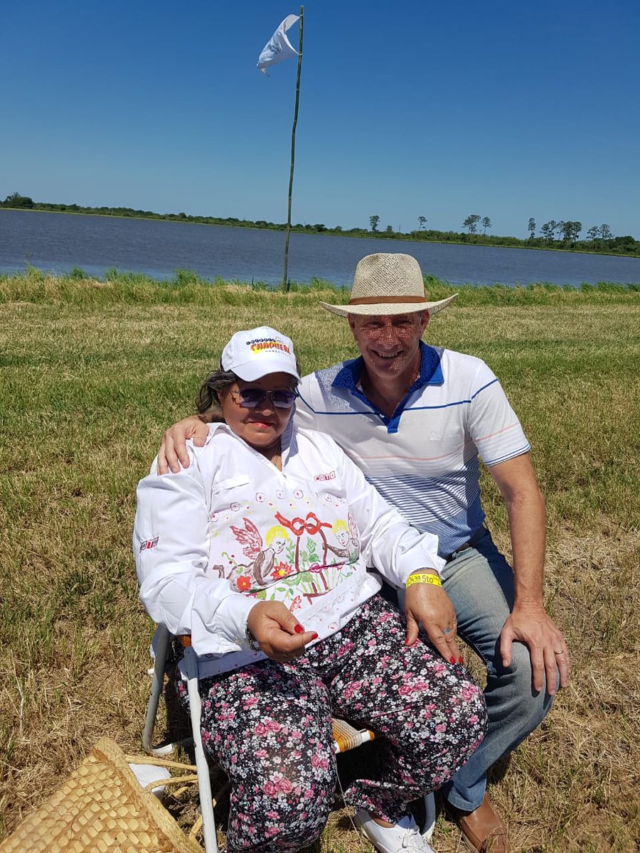 El presidente de Lotería Chaqueña <a href="/OscarBrugnoli/">Oscar Brugnoli</a> acompañó al intendente José Carbajal en la quinta edición de la Pesca del Pacú Arrocero en #LaLeonesa, un éxito de convocatoria con más de 1.300 inscriptos 👏👏👏