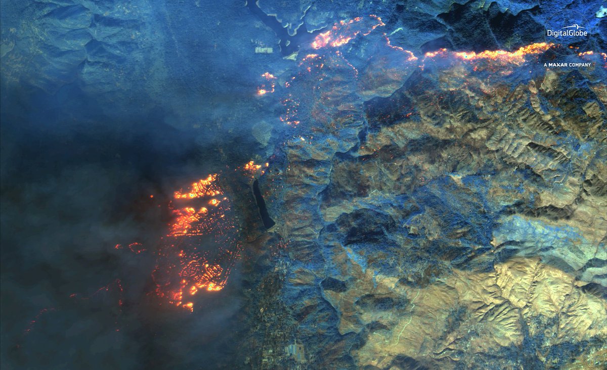 SPACEdotcom's tweet photo. Scale of California's Deadly Camp Fire Shown in Satellite Photos https://t.co/mDUMH7QUoS https://t.co/A2u38L2QI2