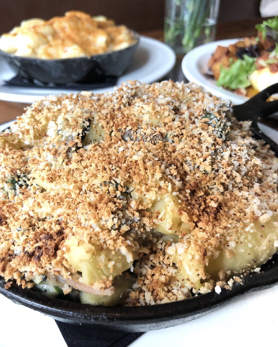 Vegan Smoked Maple Mac &amp; Cheese for the win. Happy brunching. 😍