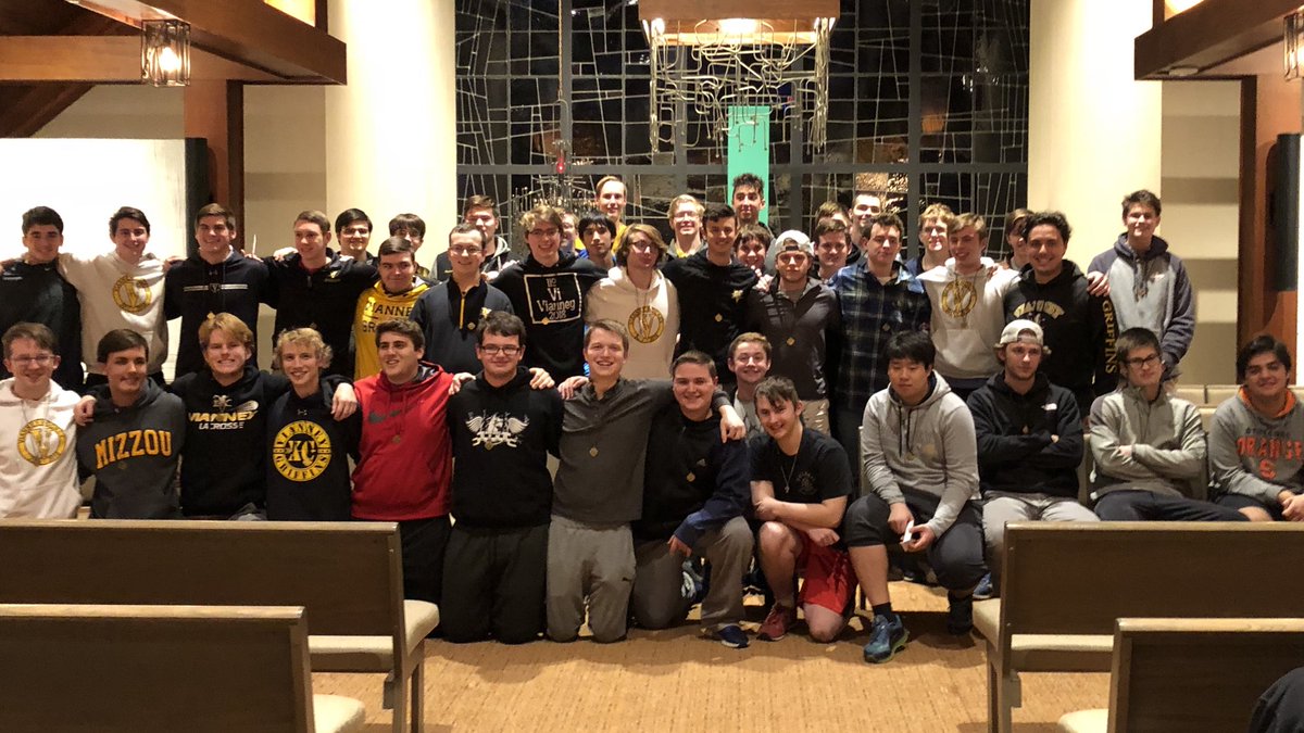 kellybeth11's tweet photo. Kairos return ceremony for Seniors helping to build#menofcharacterandaccomoplishment. https://t.co/5NgOfhp9OJ