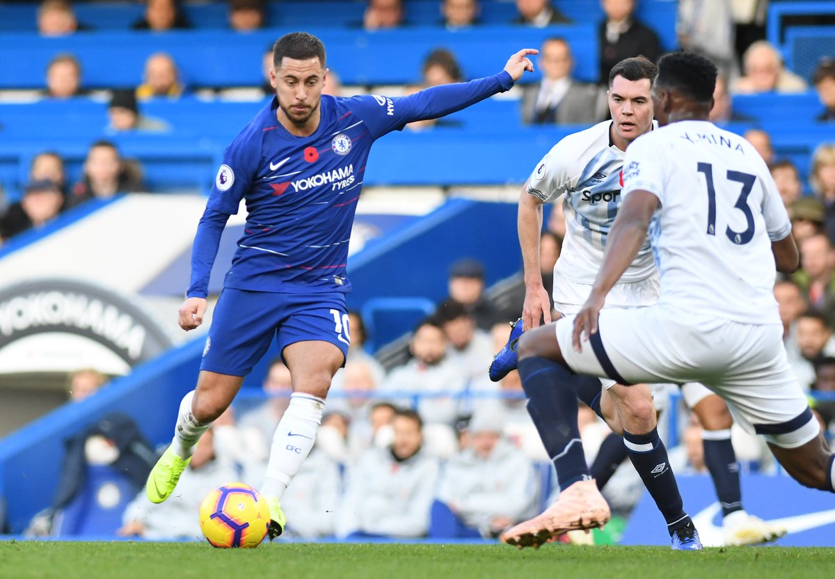 ChelseaFC's tweet photo. Maurizio Sarri has delivered his half-time team talk and we are ready for the second half! 💪

COME ON CHELSEA! #CHEEVE https://t.co/GGOnTRC0xe