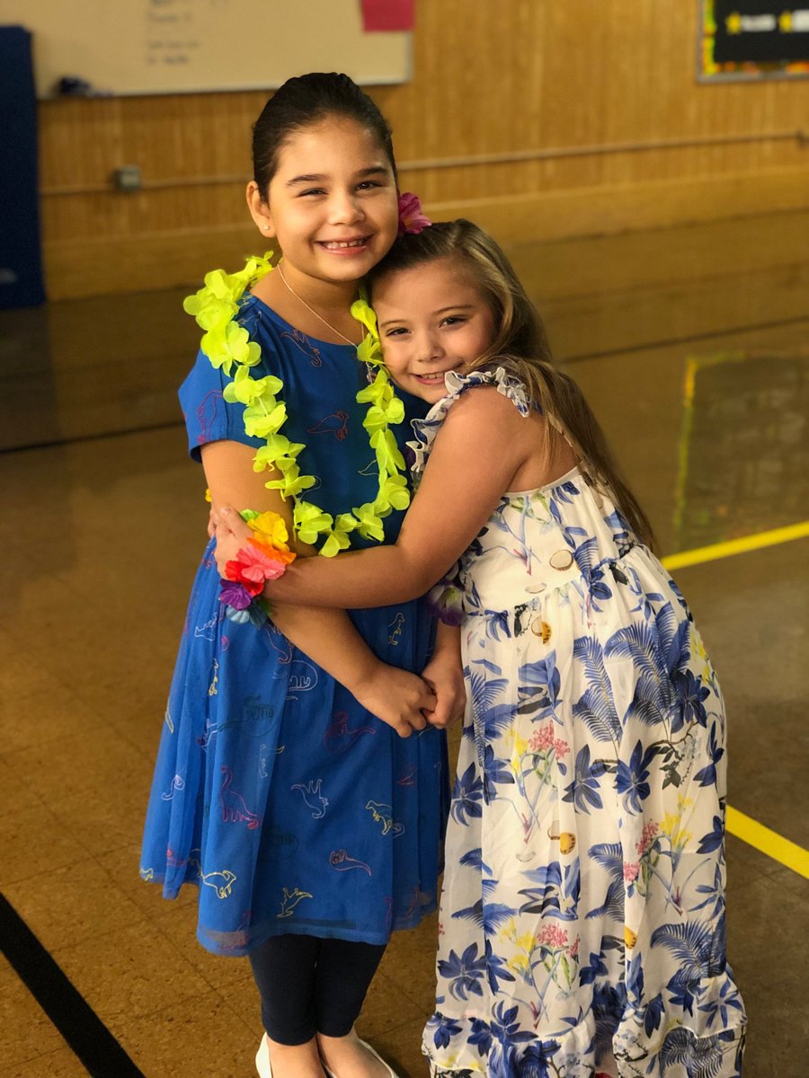 MinardLinda's tweet photo. Daddy Daughter Night was a hit! Thanks Mrs. Papucci and Parents Club. #qrcougars #alohafun https://t.co/gx3guR1Zo2
