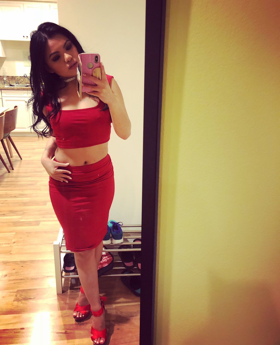 CindyStarfall's tweet photo. See you tonight my heroes! #veteransday @HUSTLERCASINOLA 4pm-8pm! #meetandgreet #freebies #freephotoops #redhot #military #army #navy #marines #airforce #coastguard #salutetoservice https://t.co/KivmB0J5gB