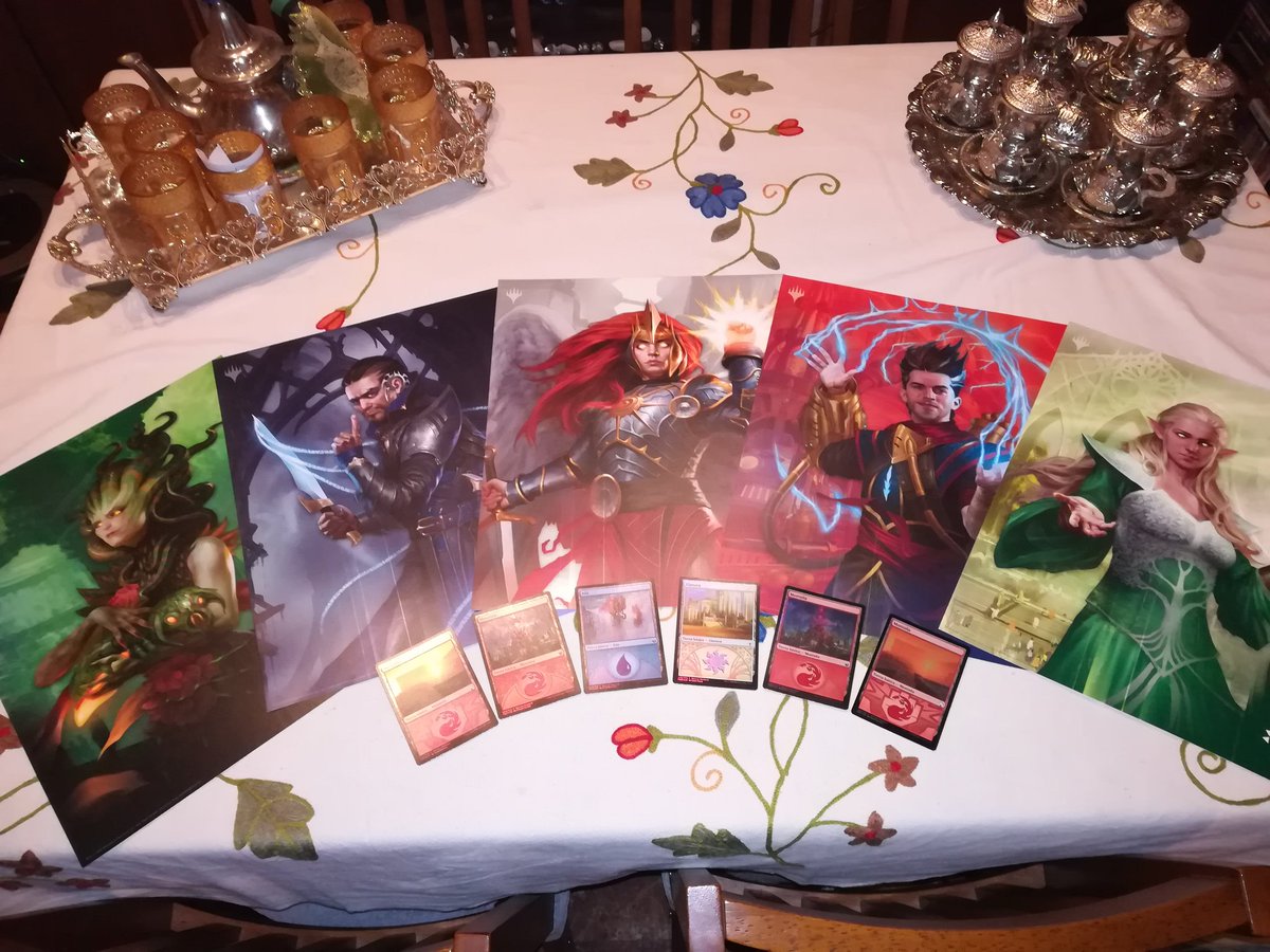 MariluzGarcia3's tweet image. El draft weekend me ha hecho tremendamente feliz, gracias @empiregames_sev sois los mejores! 😍 #mtg #draftweekend
