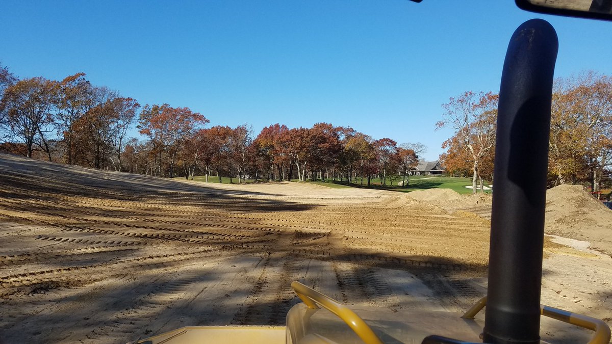 Fairway coming along! #sundayfunday #makinggolfgreatagain #golfrenovation #shapingaway #noyacgolfclub @XGD_Systems @TDI_Golf @MattPutsPipe @chrisbriggs03