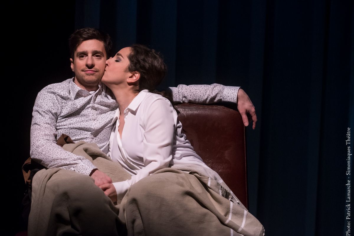 Ils sont mignons les amoureux non? Venez assister à la pièce «Comment je suis devenu musulman» qui sera présentée au #theatre @LaBordee à #quebec du 27 novembre au 8 décembre prochain! #CJSDM buff.ly/2xqNRhw