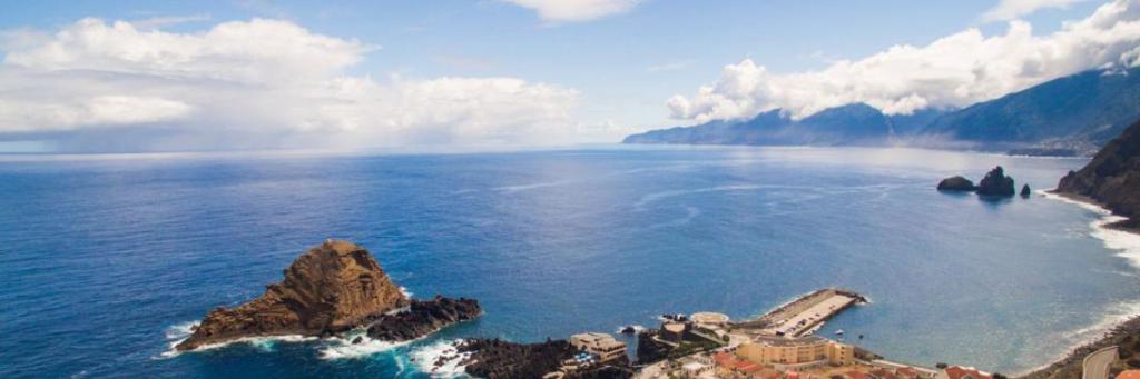 staryachting's tweet photo. Irland https://t.co/thJjtJ1x4C https://t.co/xaQ6Uj8VL5