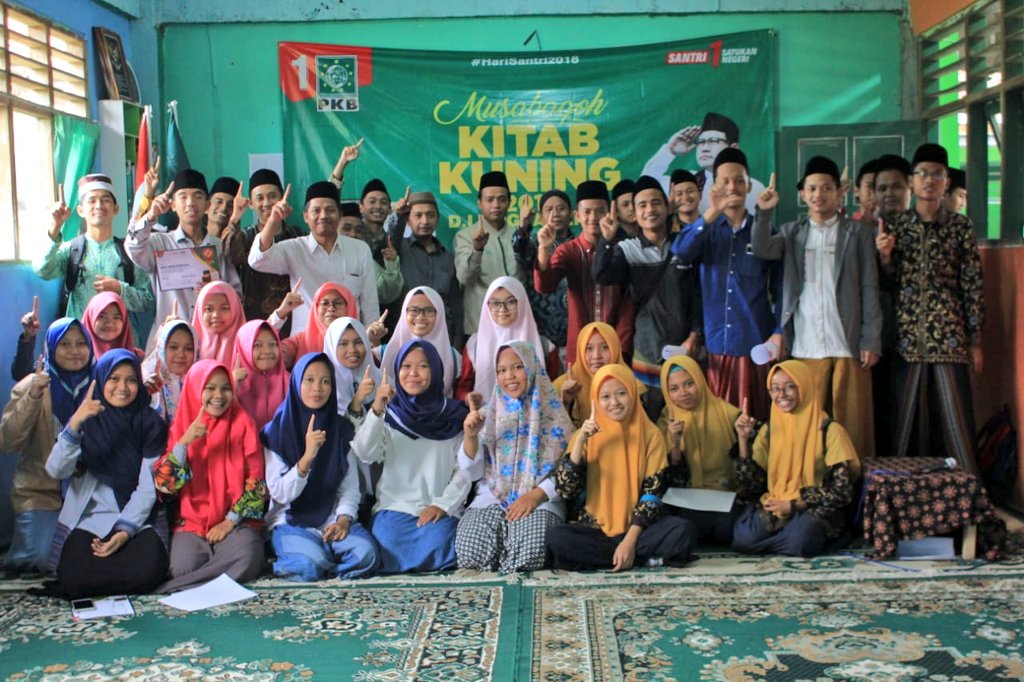 dpwpkbdiy's tweet photo. Alhamdulillah Musabaqoh #KitabKuningPKB 2018 DIY berjalan lancar.
Mari #TanganTerkepal & #SATUkanIndonesia https://t.co/bXmobJwpPA