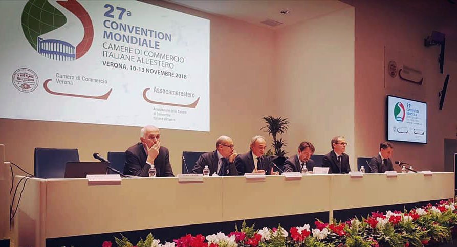 assocamestero's tweet image. Volge al termine la seconda giornata della Convention Mondiale delle CCIE:  si è approfondito le prospettive di sviluppo strategico per il sistema delle CCIE #Assocamerestero @camcomverona @unioncamere
#conventionccie2018 #internazionalizzazione #bandieuropei #trueItalianTaste