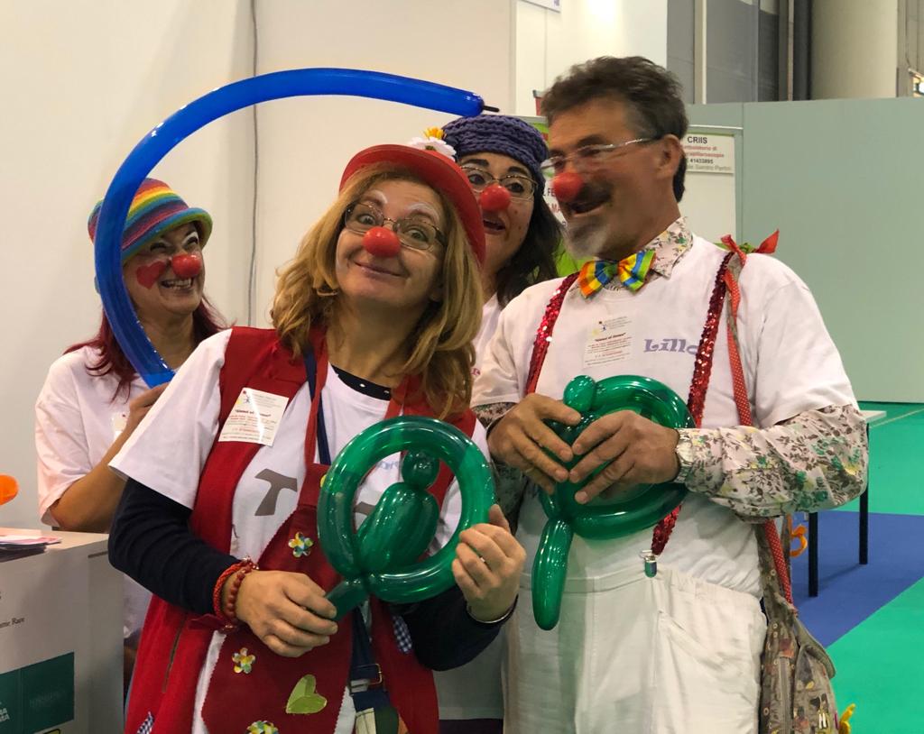 XRSalento's tweet photo. Half-joking 🙂🤡  @romaEXPOSALUS @FormedicaEcm 
#AugmentedVisualization #GestureRecognition #healthcare #VR #AR 
@LucioDePaolis https://t.co/fcs02xWjbf