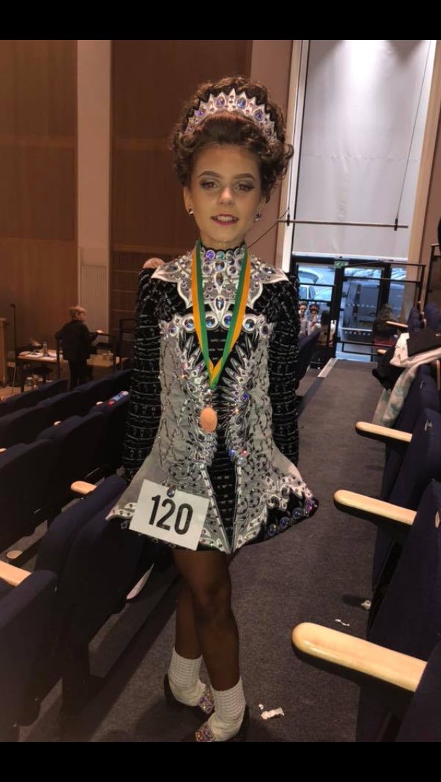 rosemae107's tweet photo. Fab results in the Midlands this weekend for the Coulson sisters... 6th for Anna and 9th for Holly in the championships @SMCHull @smc_sport @SMC_Year10 https://t.co/avEBuojFBW
