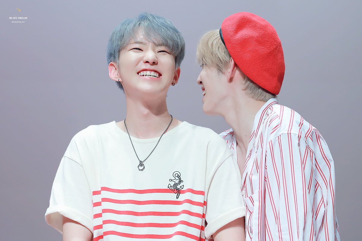 hoshsource's tweet photo. him smile :( https://t.co/xidZU52tYf