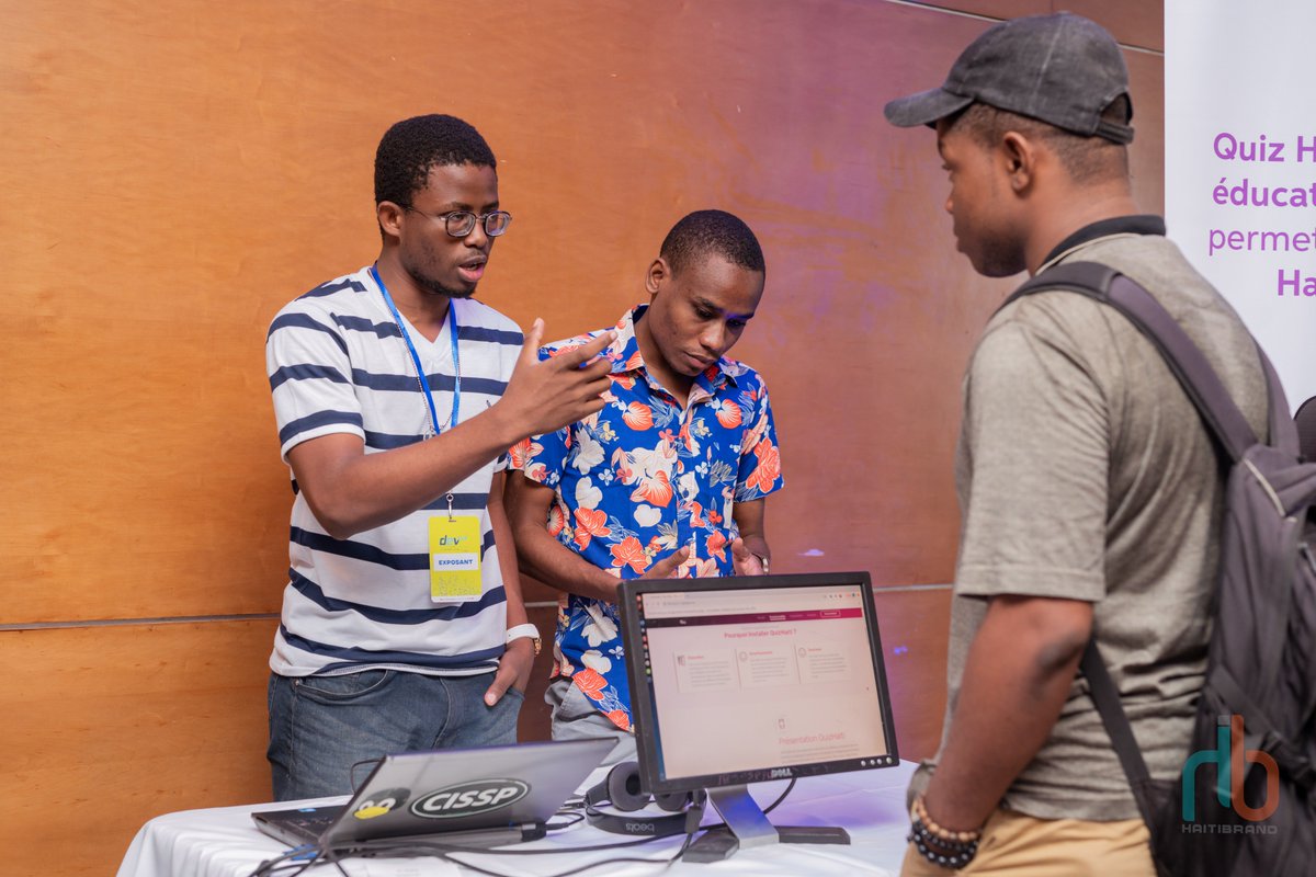 banjHT's tweet photo. Lancement de #DEVEXPO - Première exposition Tech - Made in Haiti! Une cérémonie qui a rassemblé plus de 200 devs et 100 invités du secteur privé, public et universitaire. #DEVCPAP https://t.co/kcC4f8Ecxa