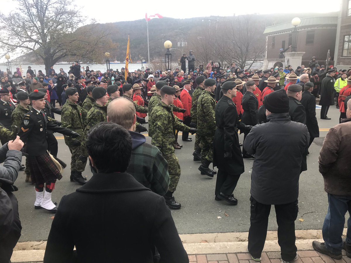 Glad to be with @5CdnDiv soldiers today to commemorate the 100th anniversary of the end of WWI. Beautiful ceremony in St. John’s NFLD. #MightyMaroonMachine
