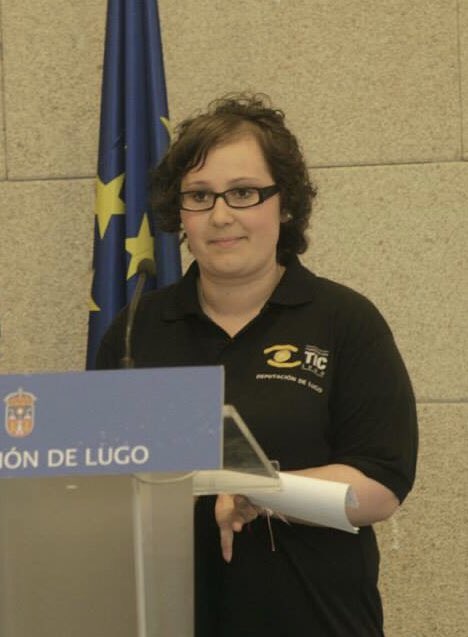 SdeAudiovisuais's tweet photo. Hoxe é un día triste para a familia da TIC, a nosa ex alumna, Mirian Vázquez Pérez, deixounos.
Un exemplo de loita e ganas de vivir. 
Persoas coma ti, Mirian, son as que quedan sempre connosco. GRAZAS por todo o que lle ensinaches a túa Escola. DEP. #eislugotriste https://t.co/eWU69P8pYz
