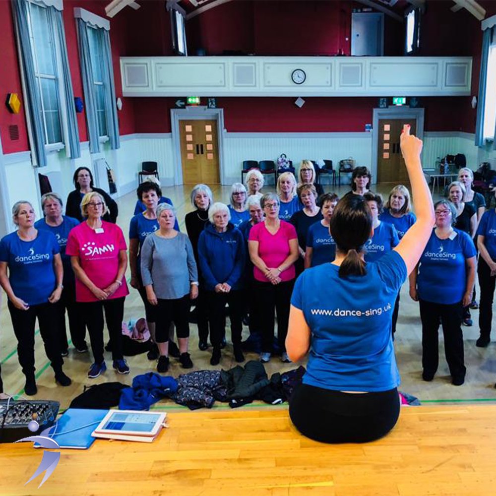 danceSing4's tweet image. We're heading into week 4 of our Winter term already! 
Why not come along to our BIG SING sessions for the remaining few weeks of this term. Meet new people and have fun. The sessions run 7.30-9pm Mondays at Bridge of Allan &amp;amp; Wednesdays at High School of Glasgow. See you there!