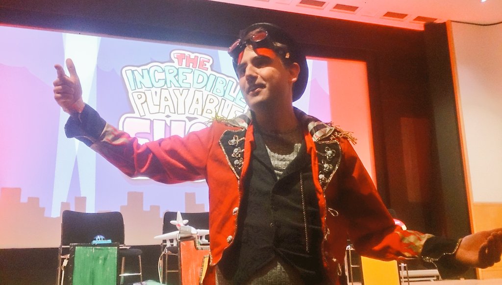 decideaquest's tweet photo. *Incredible* #IncrediblePlayableShow from Incredible Playable Man @agAitcheson rounding off @AdvXConf #advx18! https://t.co/aXuYw51msK