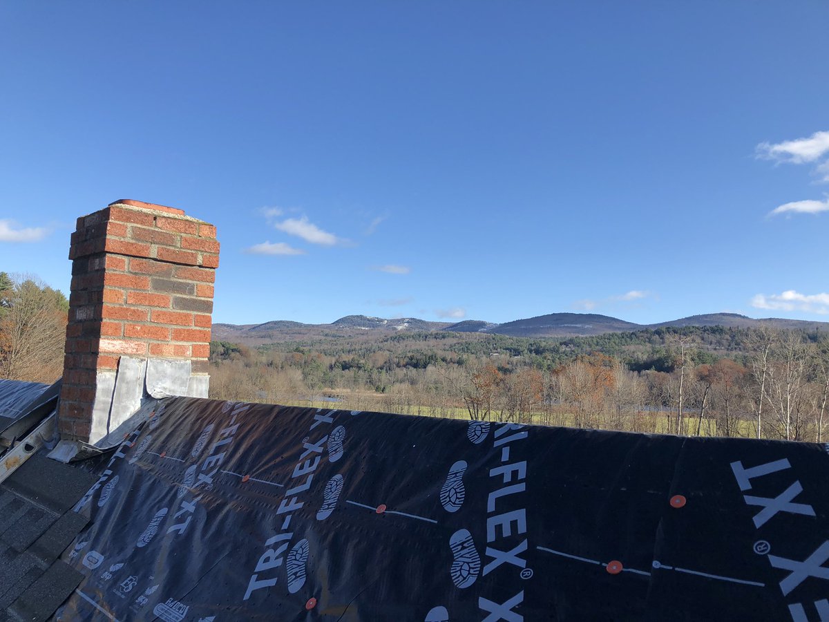 amosedale's tweet photo. The Peaks in sight.. blue background #November dayz.. #roofin’ 🤪 https://t.co/kIpEu2IJD6