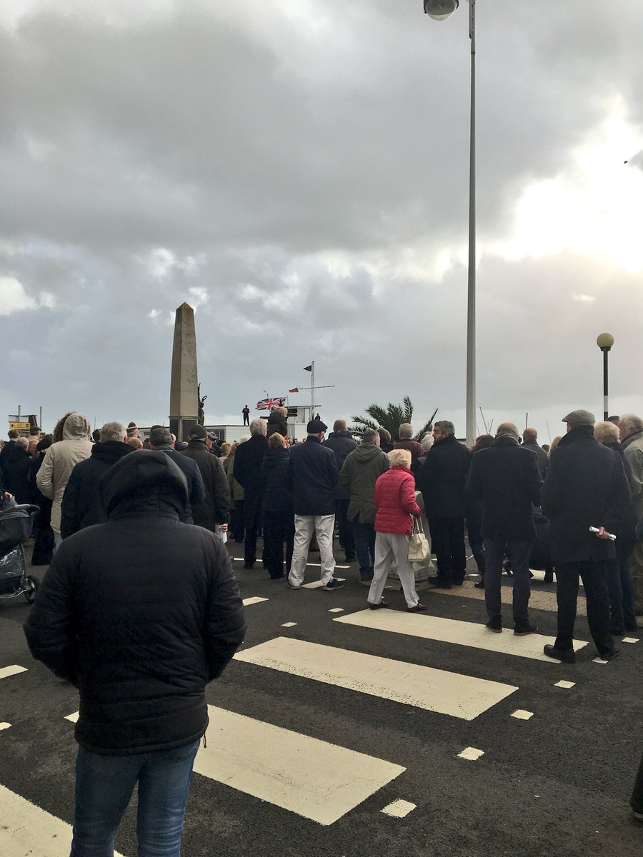 Very moving morning today down in Bexhill on sea 🌊 #poppyday #11novembre1918 #LestWeForge a great turn out showing solidarity and giving thanks to all service men and women who gave the ultimate sacrifice. Thank you we are forever in your debt. #100years