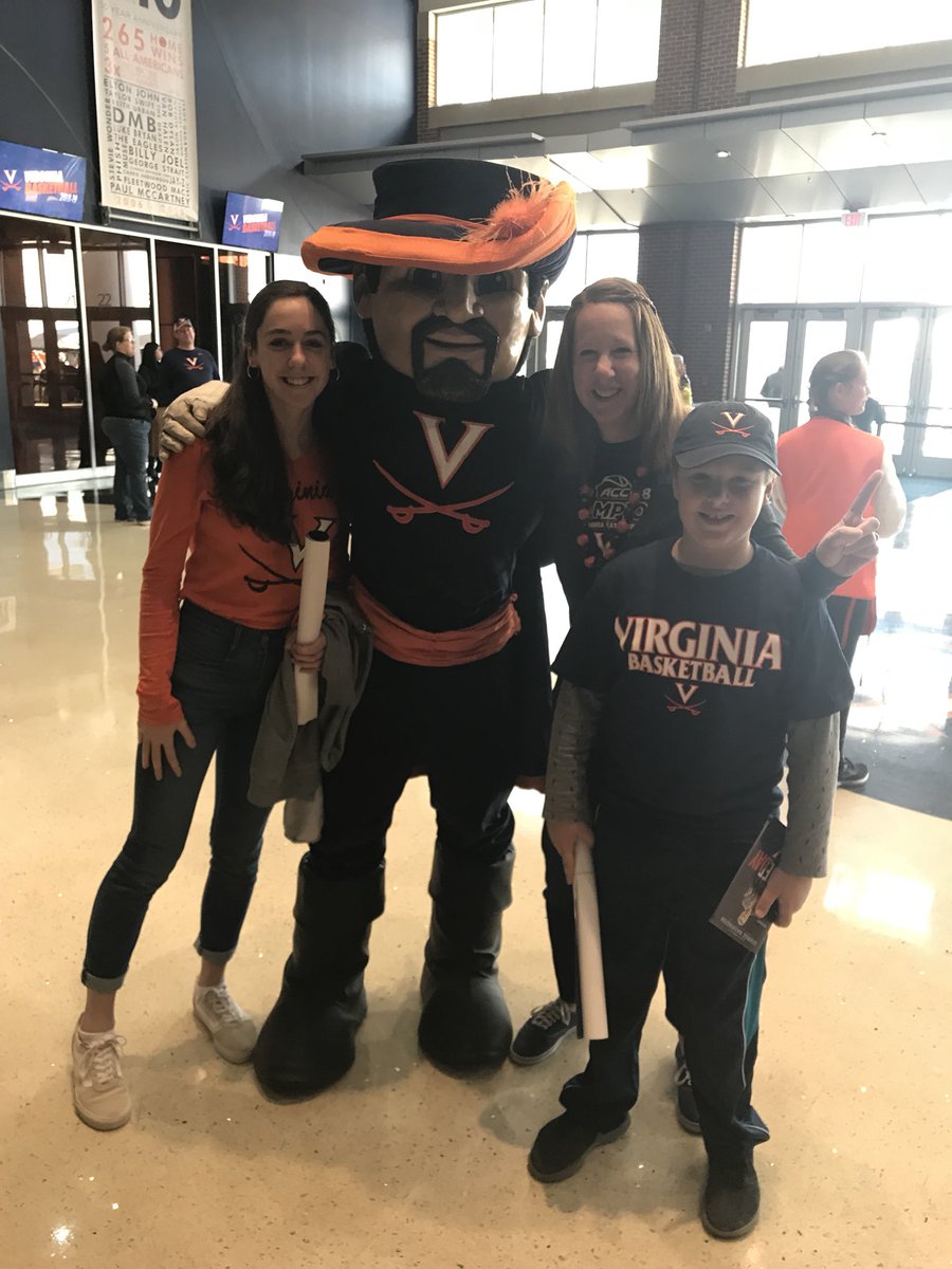 NanAddison's tweet image. Wahoowa! Let’s go @UVAMensHoops #GOHOOS