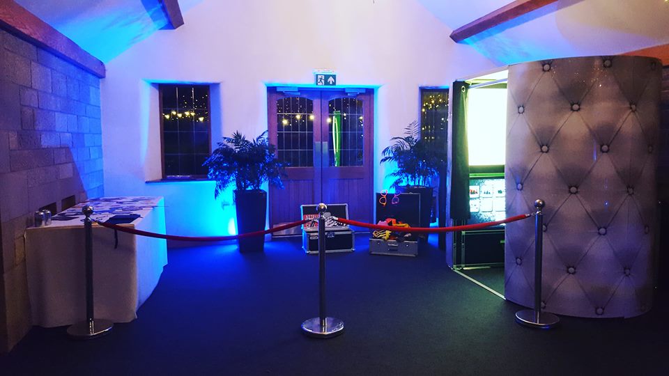 Had the pleasure of working at this beautiful venue on Friday night @HeatonHouseFarm celebrating with Newly Weds Ben and Amy #wedding #photobooth #heatonhousefarm