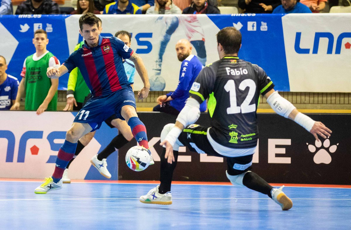 MachoLevante's tweet photo. El Levante UD FS mereció algo más ante ElPozo Murcia https://t.co/QtZn794FGl https://t.co/dmP6BjRzZ2