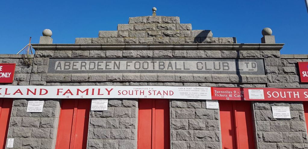Remember when the club said Aberdeen would have to play European games in Glasgow?

Now their line is they CAN play them at Pittodrie, but with a 13,000 capacity.

They will say anything to push through Kingsford.

Sign the petition, RT to spread the word gopetition.com/petitions/save…