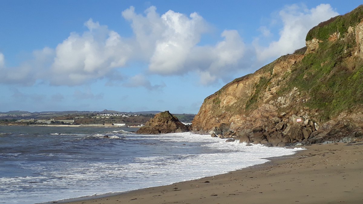BevHunt72's tweet photo. So after 3 1/2 hours I reach my #Walk13 of 50 for @HumanimalTrust goal - #Par to #Polkerris #Cornwall - 12,800 steps and 5.5 miles - it had been a rainbow rich, ram rescuing, reflective Remembrance Sunday stroll.....πππ
https://t.co/dxBulGmP08 https://t.co/KvIxwbJA5P