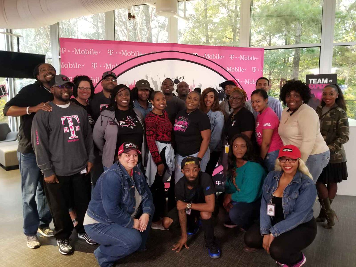 CallieField's tweet image. Service in the Military requires a strength and discipline that I can only imagine. Thank you to all who have served our country and thank you to those still serving every day. #VeteransDay #MobilizeForService