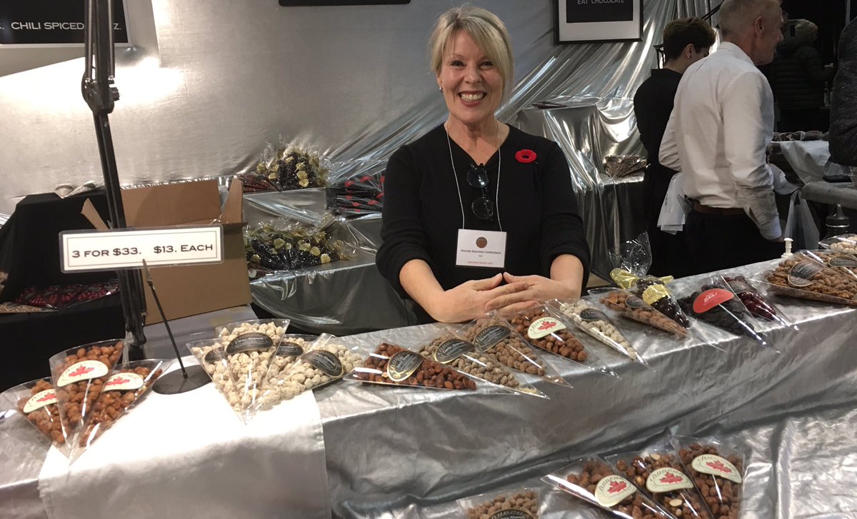 VerindaDoman's tweet photo. @circlecraft 300 talented Artisans showcasing jewellery, specialty items, handmade crafts, gifts and artistry in every form @VanConventions #askyourconcierge #goldkeys @catesimpsonpr @BCLesClefsdOr @MyVancouver #yourkeytoeverything #handcrafted @DailyHiveVan https://t.co/2NJrhOfFSR