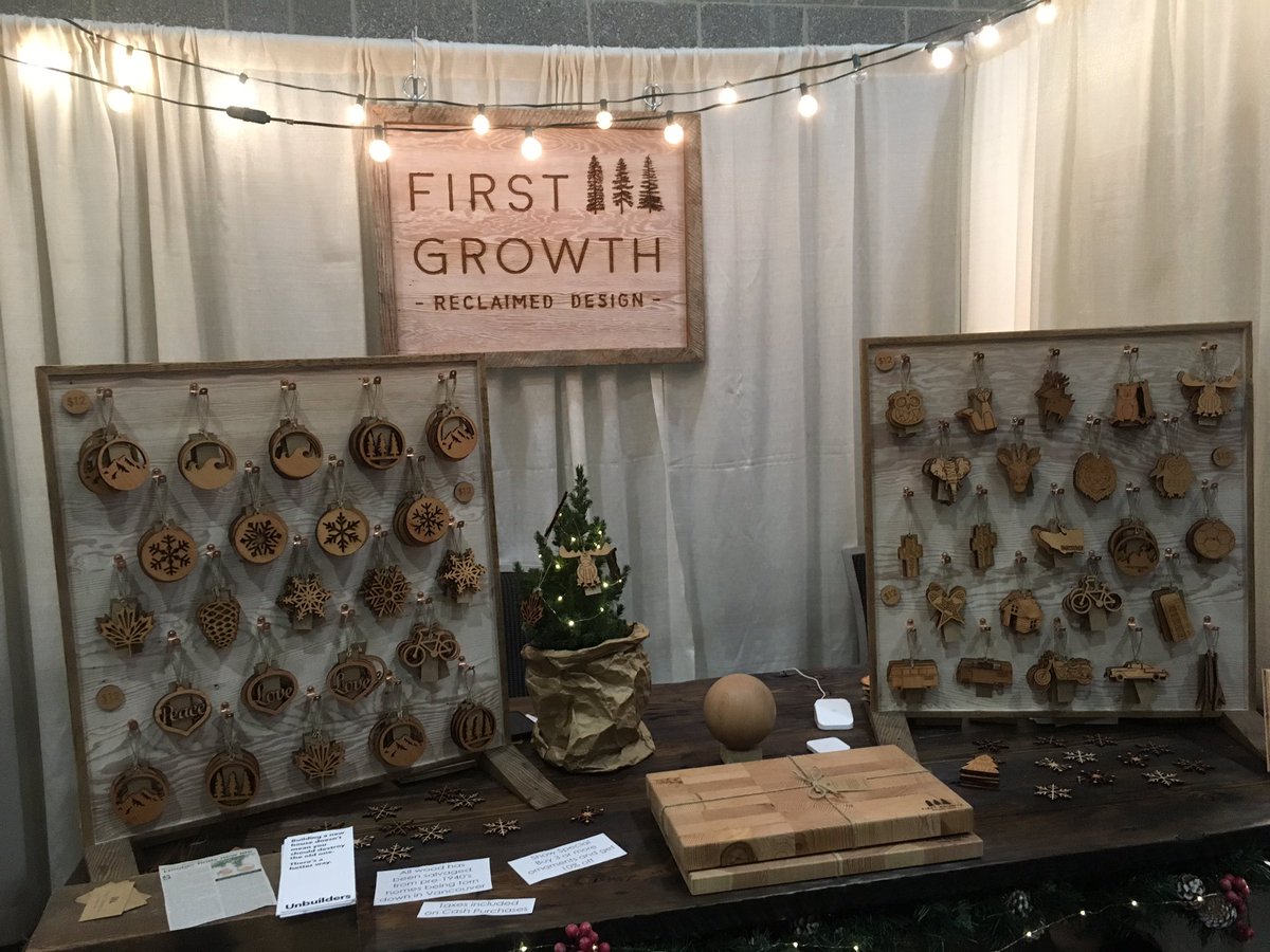 VerindaDoman's tweet photo. @circlecraft 300 talented Artisans showcasing jewellery, specialty items, handmade crafts, gifts and artistry in every form @VanConventions #askyourconcierge #goldkeys @catesimpsonpr @BCLesClefsdOr @MyVancouver #yourkeytoeverything #handcrafted @DailyHiveVan https://t.co/2NJrhOfFSR