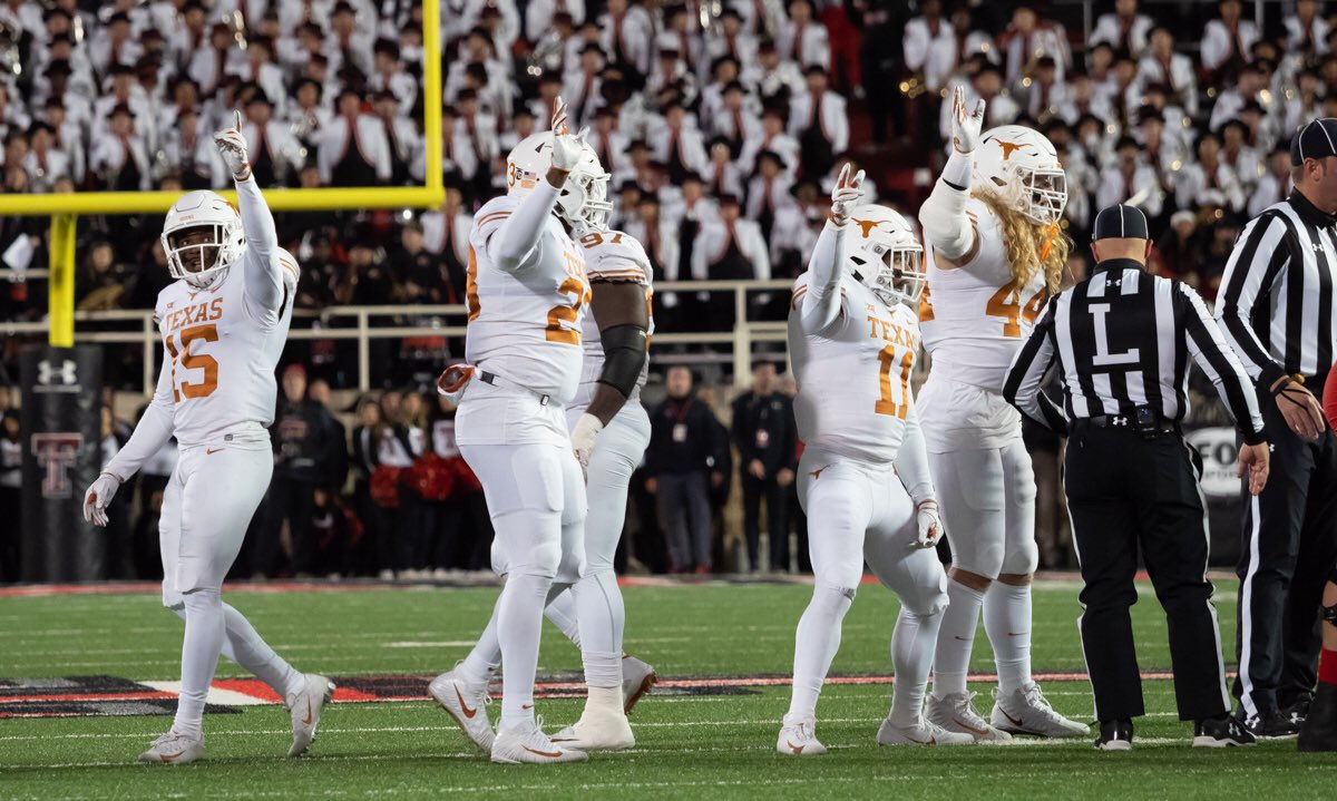 Drw4mkVVYAAjJ0r.jpg:large