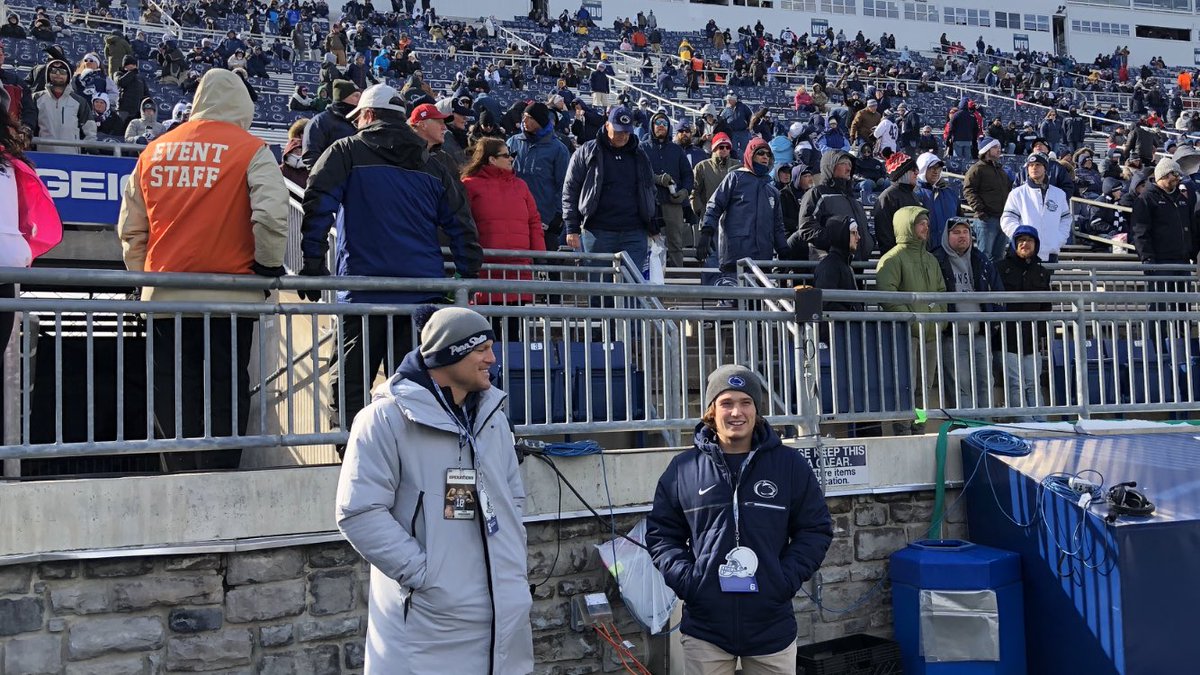 Robbie__Howard's tweet image. Some big smiles this weekend in Happy Valley with the 🐐! First college official visit was a big success. #WeAre..?