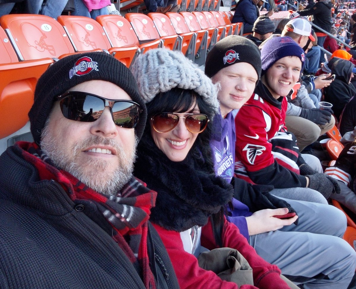 Enjoyed a gorgeous Veteran's day watching some falcons play with some dawgs. 😏 #GameDay #VeteransDay