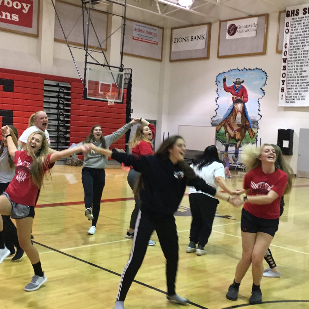 GHSwatchuswork's tweet photo. 5th annual lock-in was a success!! Can’t wait for this season with these girls! #okg #beaboutit #riseaboveit https://t.co/AzHIWv4RTy