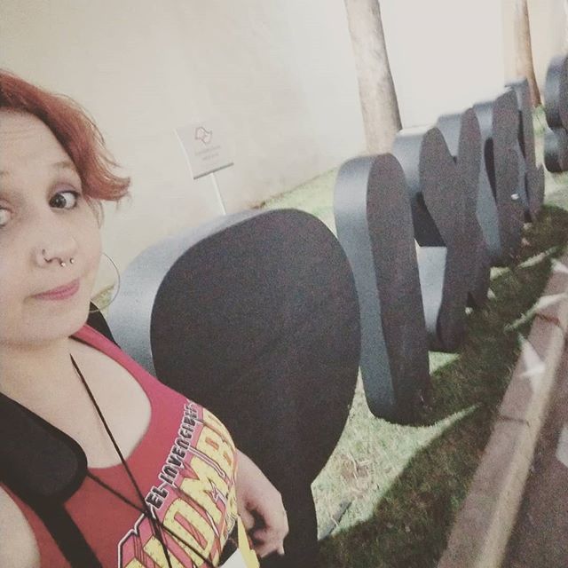 chibimartins's tweet photo. Acabou o #pixelshow2018 e foi bem legal fazer um conteúdo diferente e relacionado com a Cultura Geek que sempre trabalhamos no @zona_e . Em breve, muitas entrevistas legais no canal! #pixelshow #producaodeconteudo #entrevistadora #apresentadora https://t.co/g1bOUWrN5c https://t.co/hCs8RulFHF
